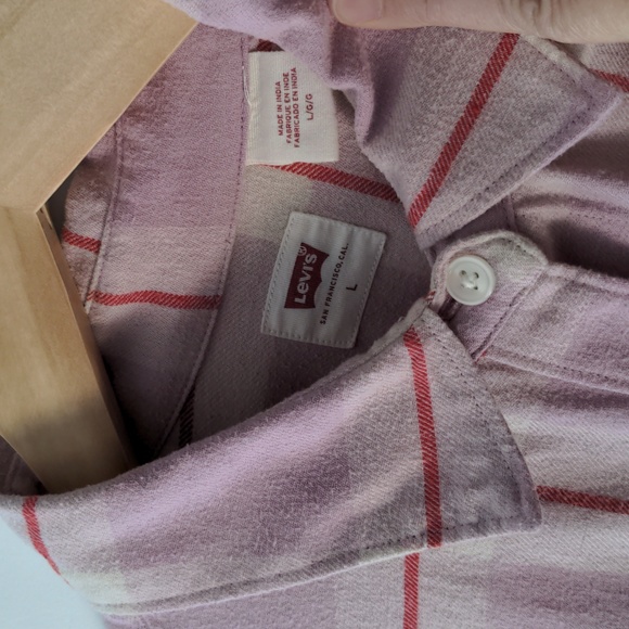 Levi's Large Pink Flannel - Picture 3 of 4